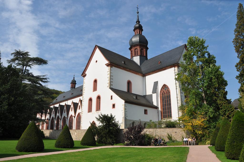 Hotel Gasthof Schuster Und Gaestehaus Рюдесгайм-ам-Райн Екстер'єр фото